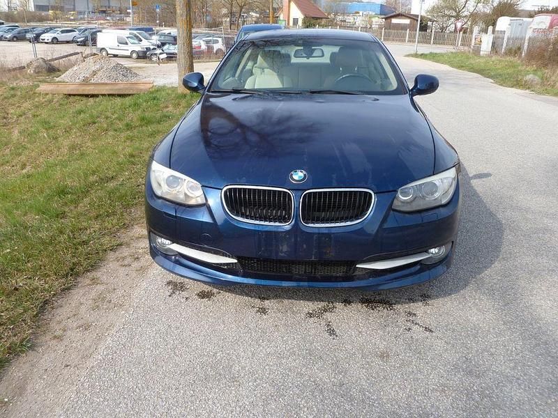 Gebraucht BMW 320 Exclusive 184 PS (135 kW) 2012 Blau Coupé