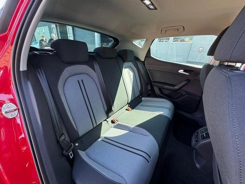 Gebraucht Seat Leon Style 131 PS (96 kW) 2021 Rot Limousine