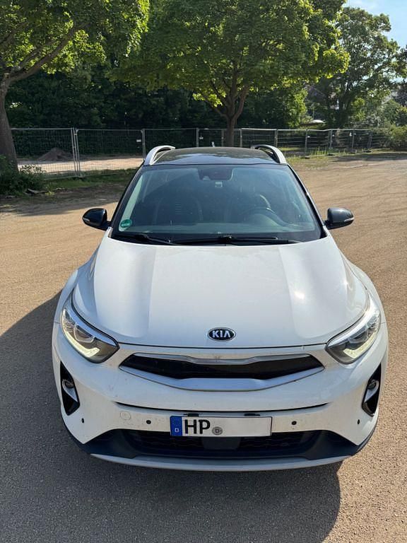 Weiß Gebraucht 2019 Kia Stonic Spirit SUV | 16.650 € (Fairer Preis) - Bild 1/4