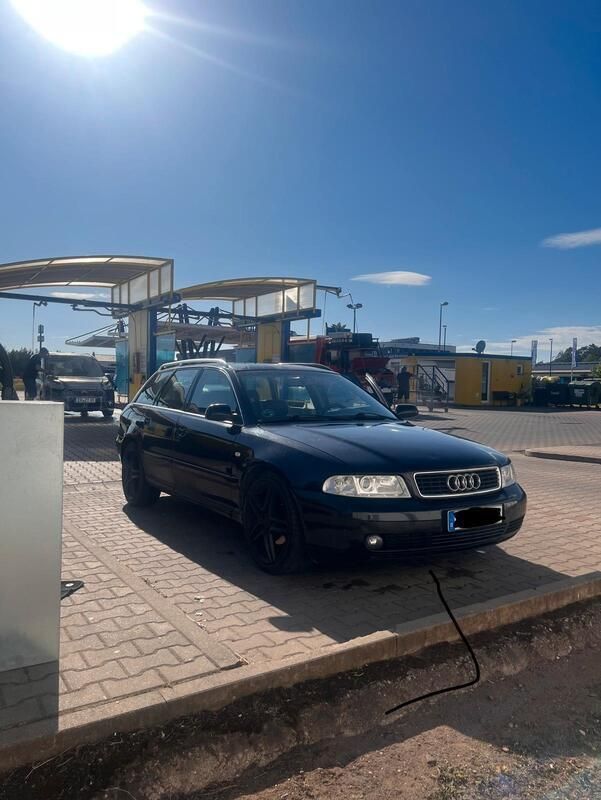 Schwarz Gebraucht 2001 Audi A4 Kombi | 650 € (Superpreis) - Bild 1/4
