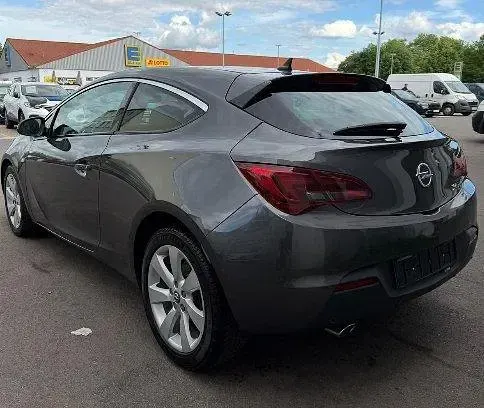 Gebraucht Opel Astra GTC Innovation 165 PS (121 kW) 2012 Grau Coupé