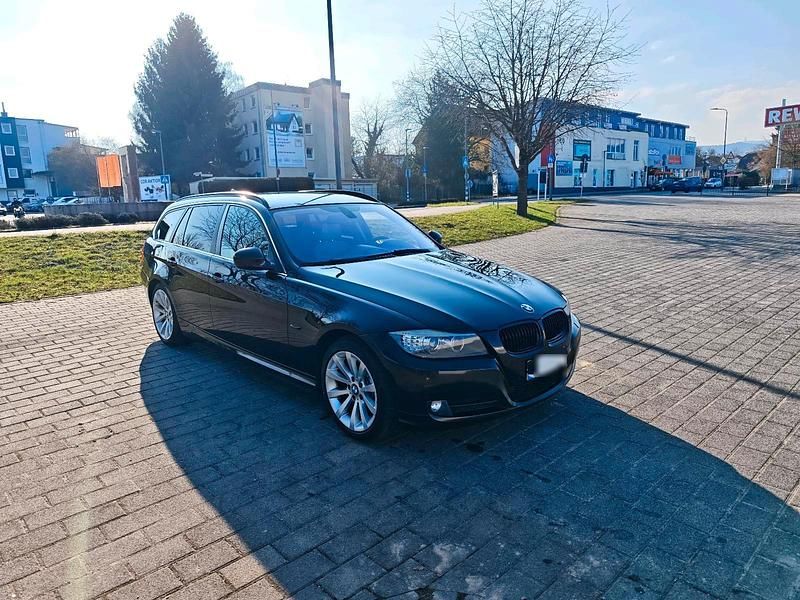Gebraucht BMW 325 300 PS (220 kW) 2011 Schwarz Kombi