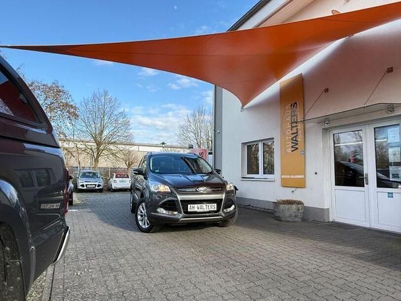 Gebraucht Ford Kuga Titanium 150 PS (110 kW) 2016 Grau SUV