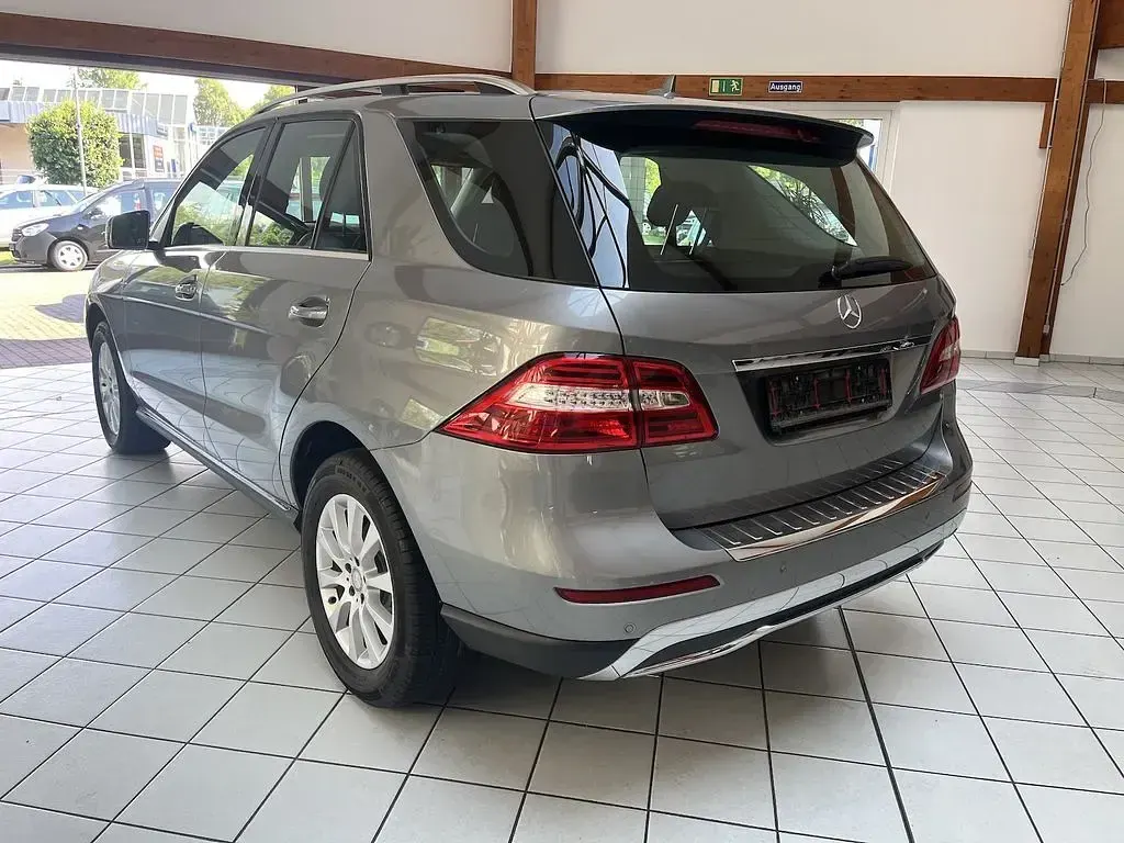Gebraucht Mercedes ML350 258 PS (189 kW) 2014 Grau SUV
