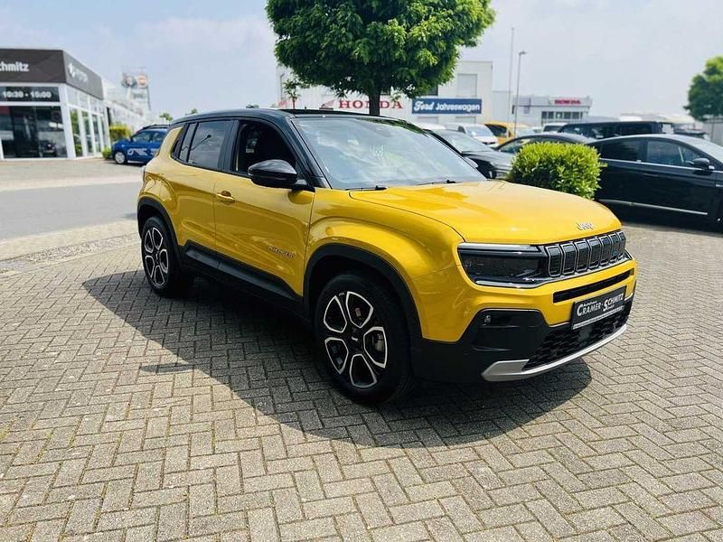 Gebraucht Jeep Avenger EV Summit 114 kW (156 PS) 2024 Gelb (sun yellow / dach volcano black) SUV