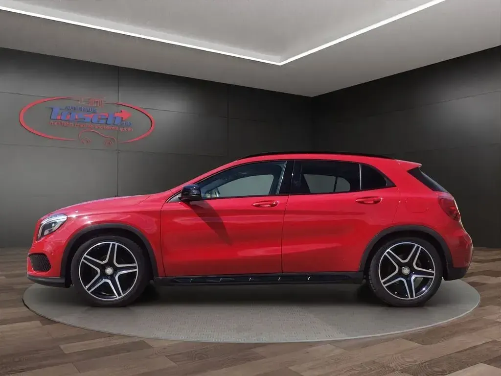 Gebraucht Mercedes GLA200 AMG line 156 PS (114 kW) 2017 Rot SUV