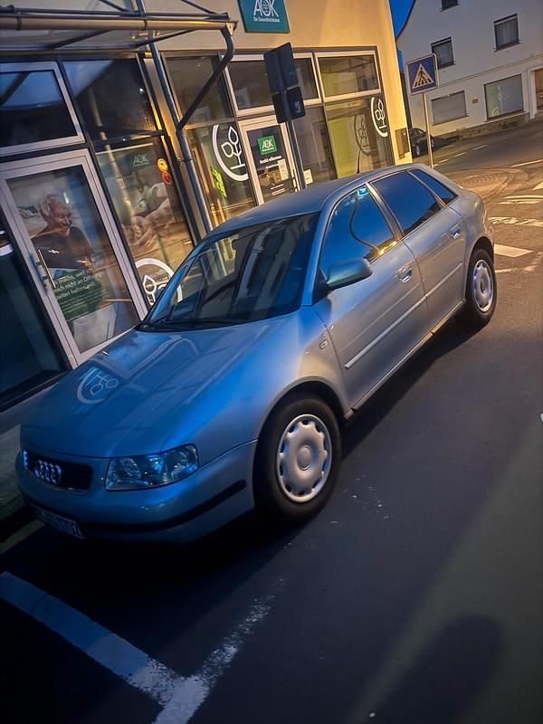 Blau Gebraucht 2003 Audi A3 Kleinwagen | 1.400 € (Superpreis) - Bild 1/4