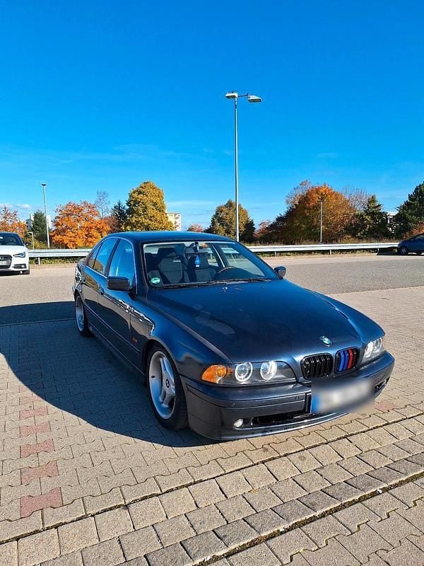 Blau Gebraucht 2002 BMW 520 Limousine | 3.100 € (Guter Preis) - Bild 1/4