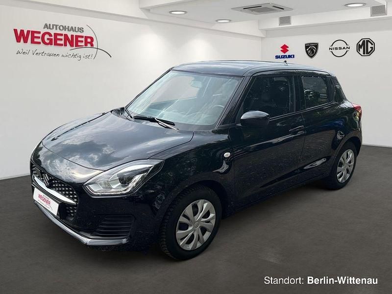 Schwarz Gebraucht 2021 Suzuki Swift Club Limousine | 13.990 € (Fairer Preis) - Bild 1/4