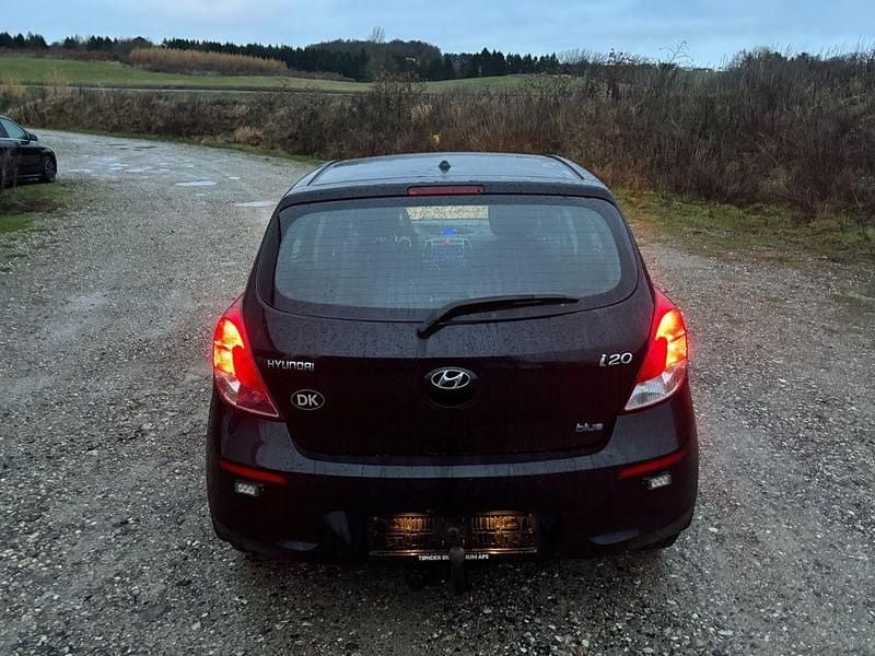 Gebraucht Hyundai i20 Trend 75 PS (55 kW) 2013 Abholung