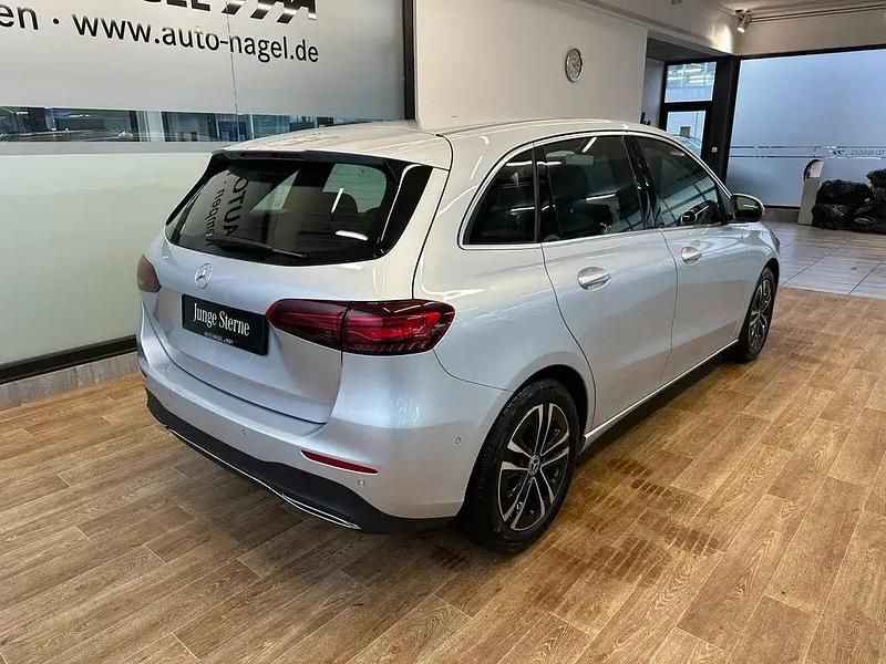 Gebraucht Mercedes B220 Progressive 190 PS (139 kW) 2023 Iridiumsilber Kleinwagen