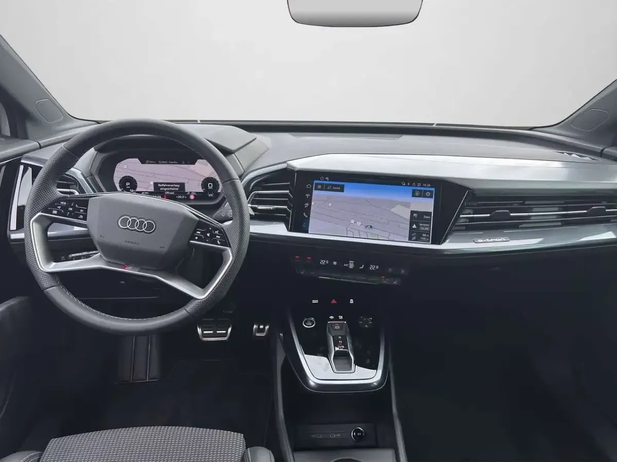 Second-hand Audi Q4 e-tron S-Line 210 kW (286 CP) 2026 Alb SUV