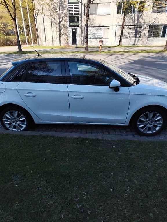 Gebraucht Audi A1 Sportback Ambition 86 PS (63 kW) 2013 Weiß Kleinwagen