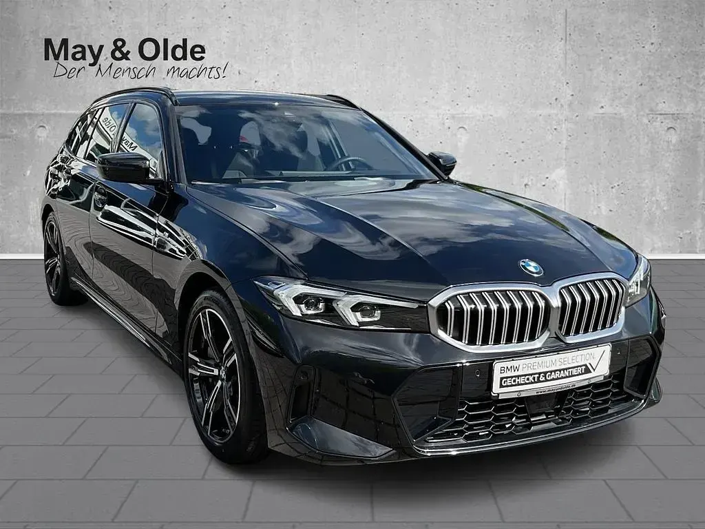 Gebraucht BMW 330 M Sport 245 PS (180 kW) 2025 Schwarz Kombi