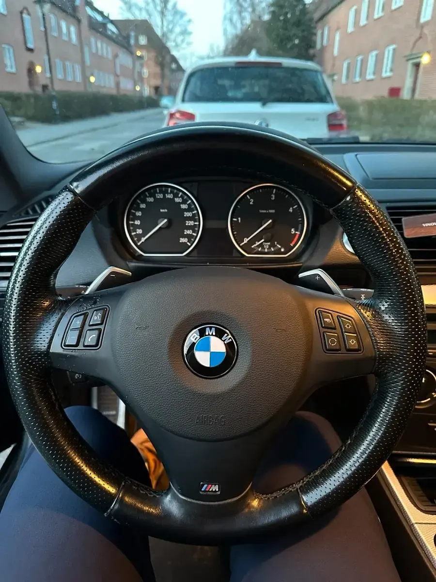 Gebraucht BMW 123 204 PS (150 kW) 2010 Schwarz Kleinwagen