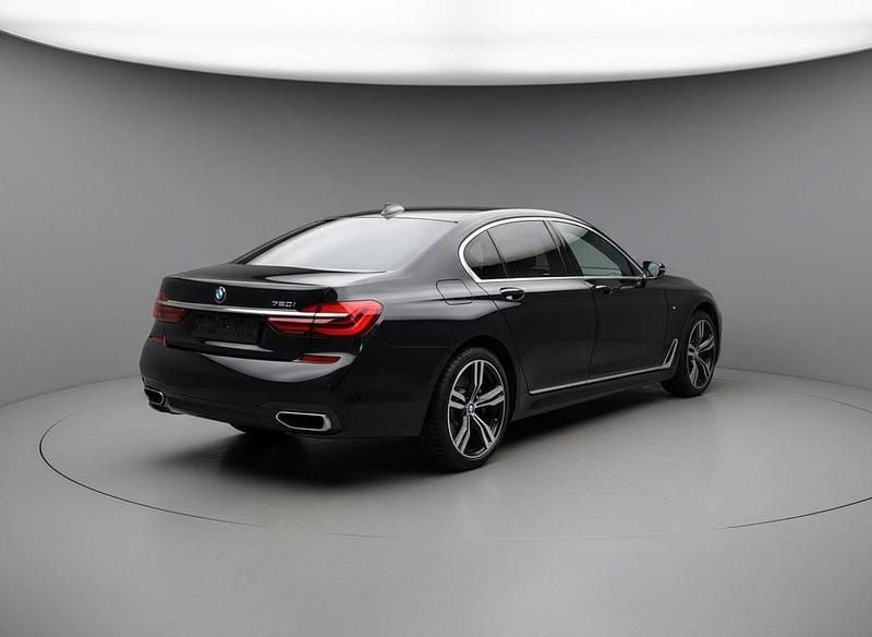 Gebraucht BMW 750 449 PS (330 kW) 2018 Schwarz Limousine