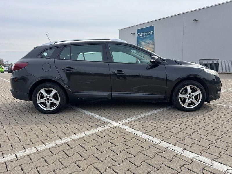 Gebraucht Renault Mégane III Expression 131 PS (96 kW) 2010 Schwarz Limousine