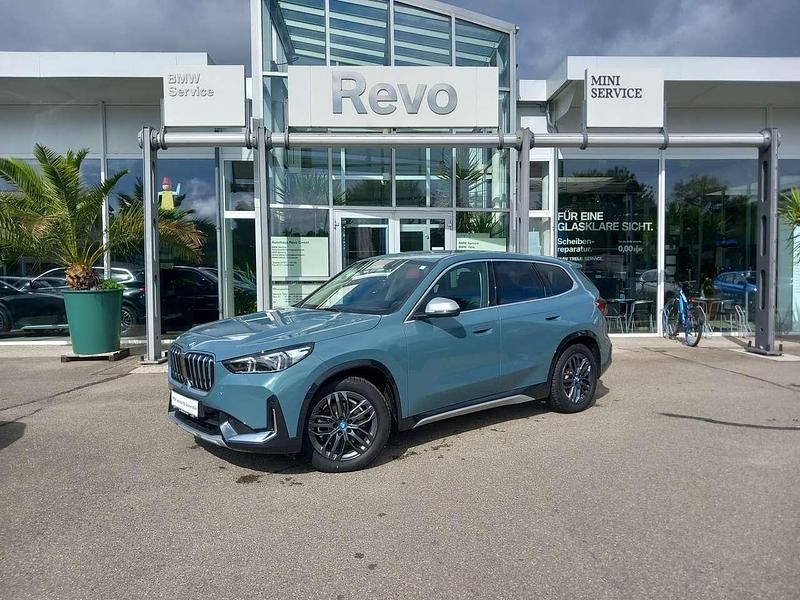Cape york gruen metallic Gebraucht 2023 BMW iX1 xLine SUV | 39.980 € (Fairer Preis) - Bild 1/4