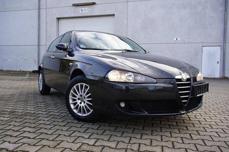 Schwarz Gebraucht 2005 Alfa Romeo 147 Kleinwagen | 1.950 € (Fairer Preis) - Bild 1/4