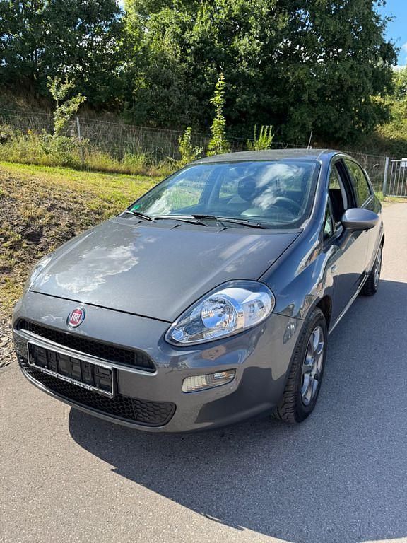 Grau Gebraucht 2014 Fiat Punto Young Kleinwagen | 5.300 € (Fairer Preis) - Bild 1/4