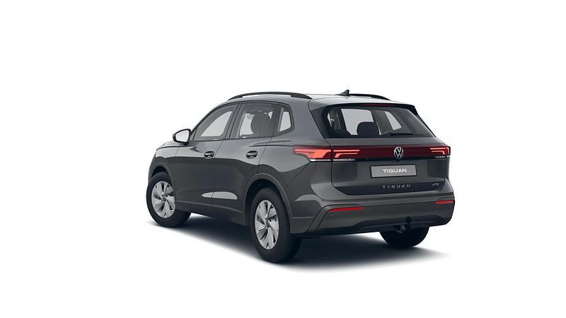 Gebraucht VW Tiguan Basis 131 PS (96 kW) 2024 Uranograu SUV