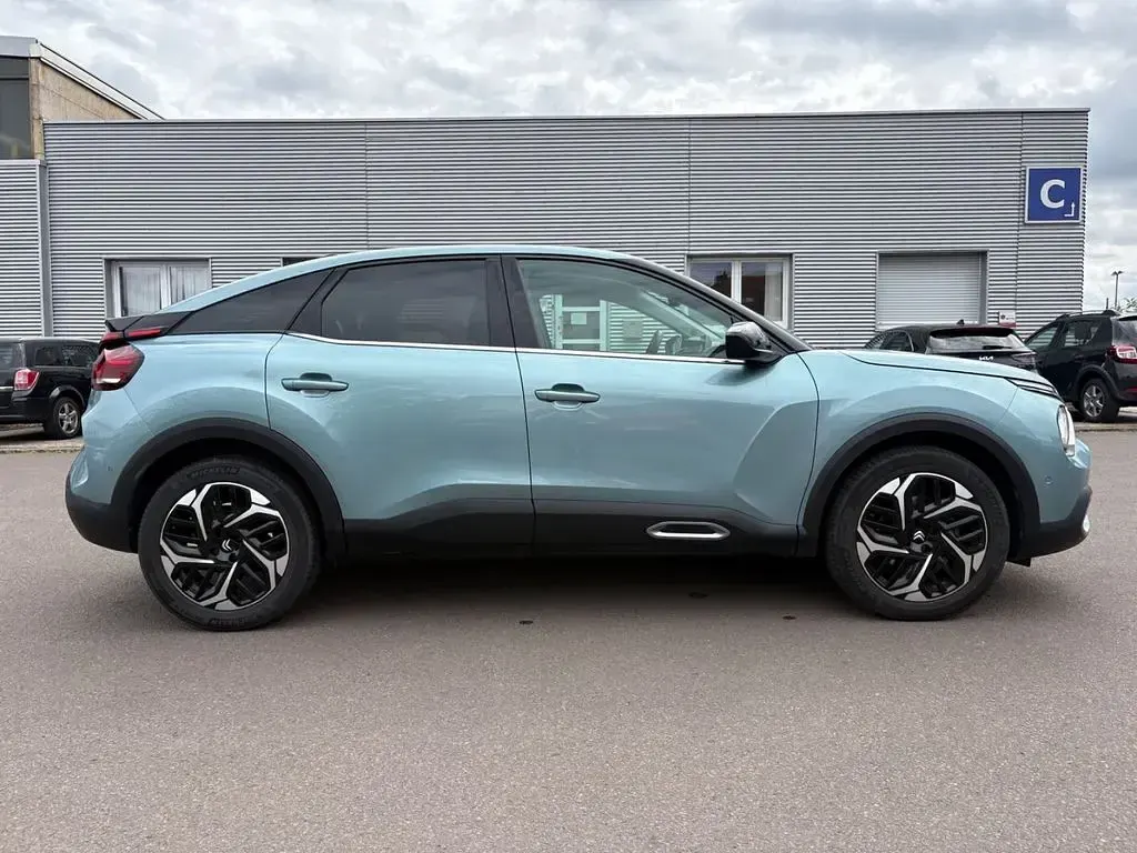 Gebraucht Citroën C4 Shine 131 PS (96 kW) 2024 Blau SUV