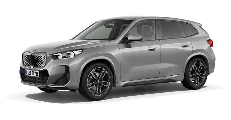 Silber Gebraucht 2024 BMW iX1 Luxury Line SUV | 50.002 € (Teuer) - Bild 1/4