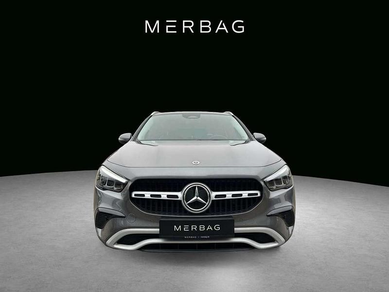 Gebraucht Mercedes GLA180 136 PS (100 kW) 2023 Metalliclack mountaingrau SUV