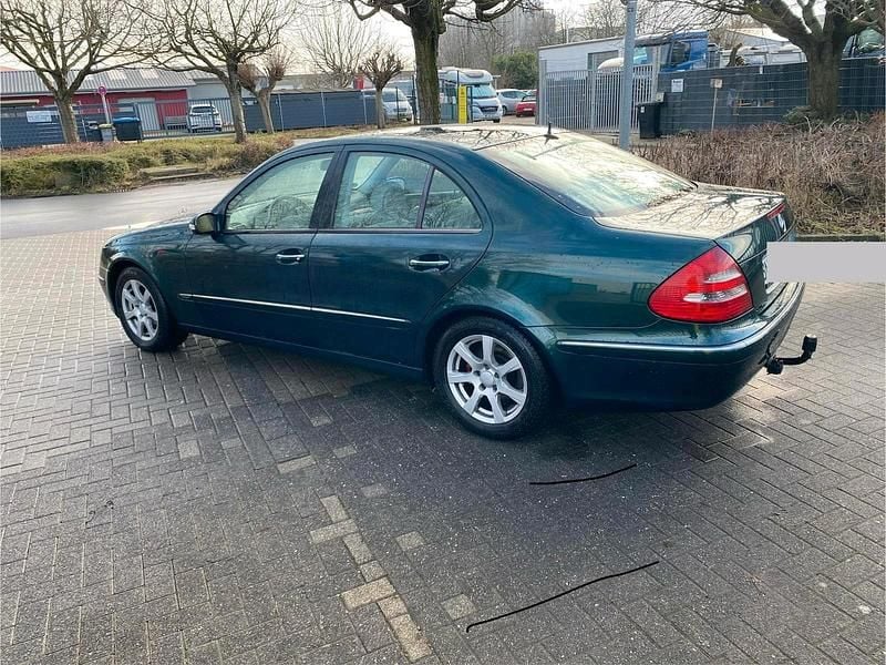 Gebraucht Mercedes E270 177 PS (130 kW) 2004 Grün Limousine
