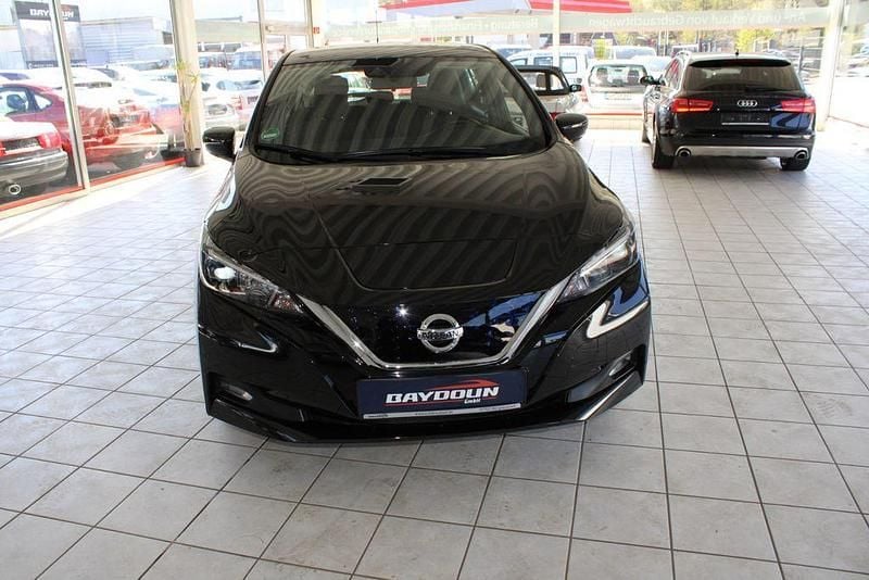 Gebraucht Nissan Leaf Acenta 110 kW (150 PS) 2022 Schwarz Kleinwagen
