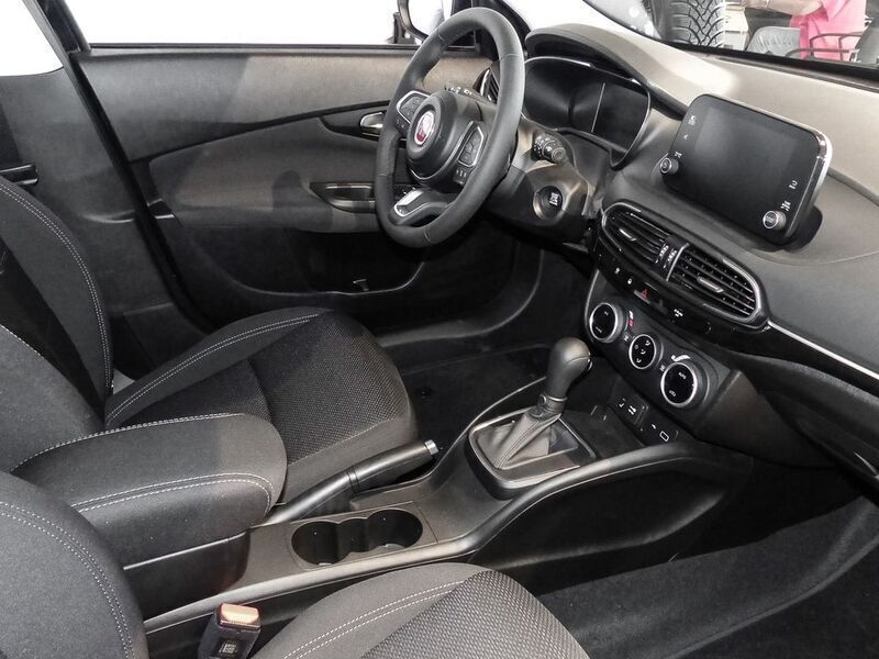 Usado Fiat Tipo Tech 131 CV (96 kW) 2024 Negro Berlina