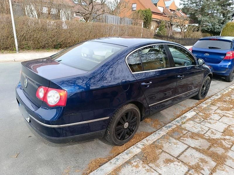 Gebraucht VW Passat 150 PS (110 kW) 2005 Blau Limousine