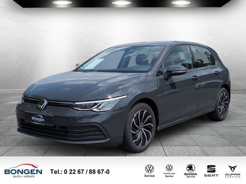 Grau Gebraucht 2021 VW Golf VIII Life Limousine | 19.999 € (Fairer Preis) - Bild 1/4