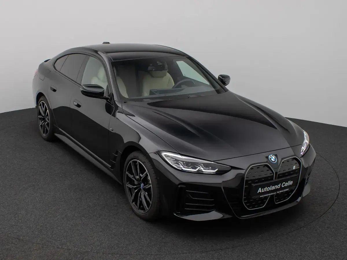 Używany BMW i4 Efficient Dynamics 250 kW (340 KM) 2023 Beżowy Sedan/Limuzyna
