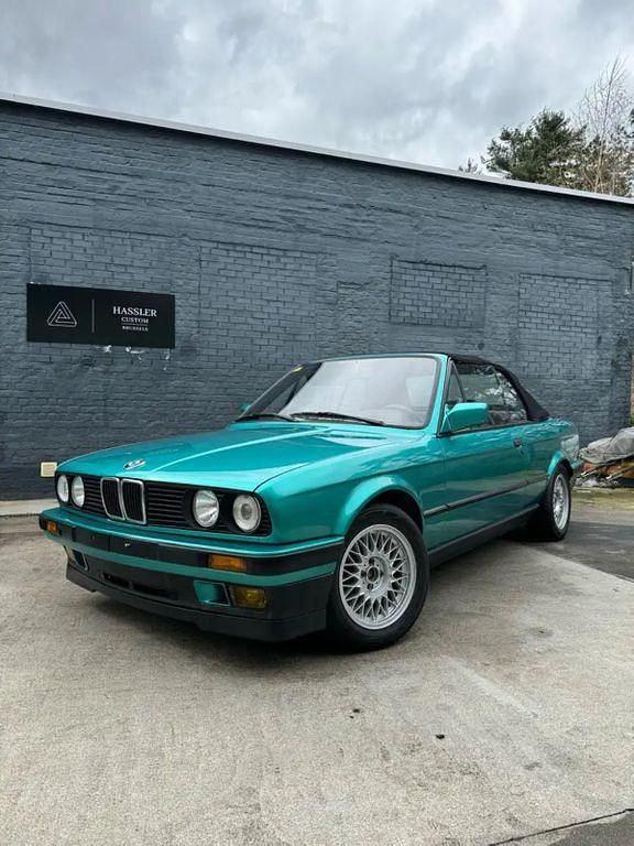 Grün Gebraucht 1991 BMW 318 Cabriolet Cabrio | 8.318 € - Bild 1/4