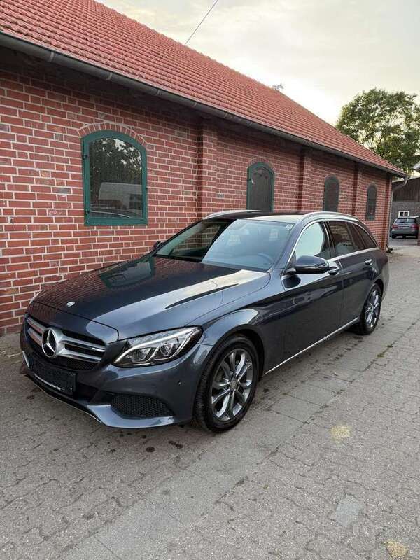 Tenoritgrau metalliclack Gebraucht 2015 Mercedes C180 Avantgarde Kombi | 17.250 € (Fairer Preis) - Bild 1/4