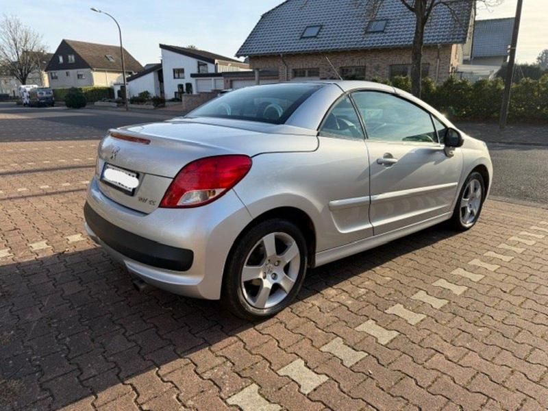 Gebraucht Peugeot 207 CC 115 PS (84 kW) 2011 Silber Cabrio