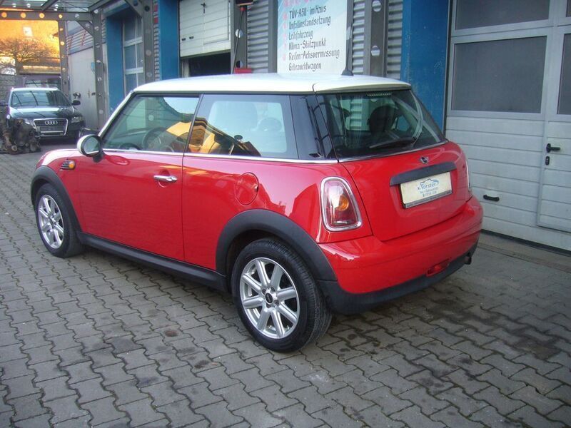 Gebraucht Mini ONE 75 PS (55 kW) 2009 Rot Kleinwagen