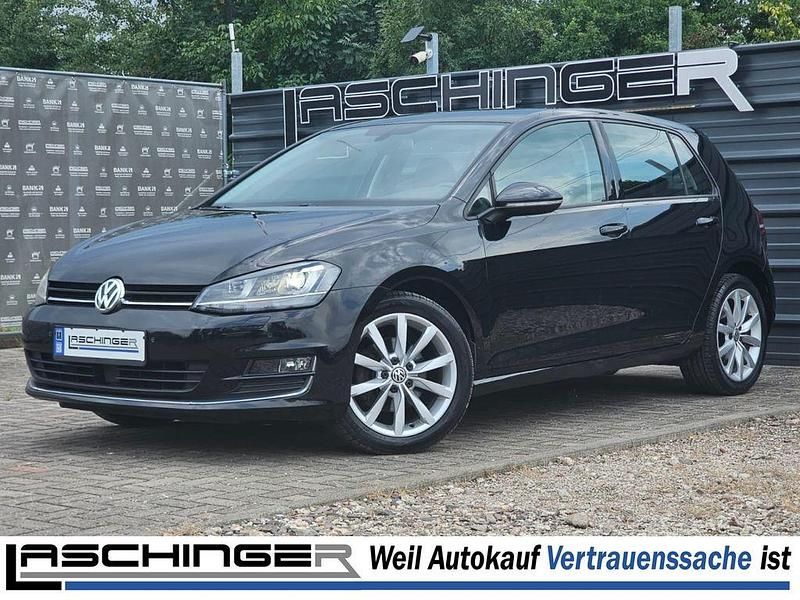Deep black perleffekt (schwarz Gebraucht 2015 VW Golf VII Highline Limousine | 14.980 € (Fairer Preis) - Bild 1/4