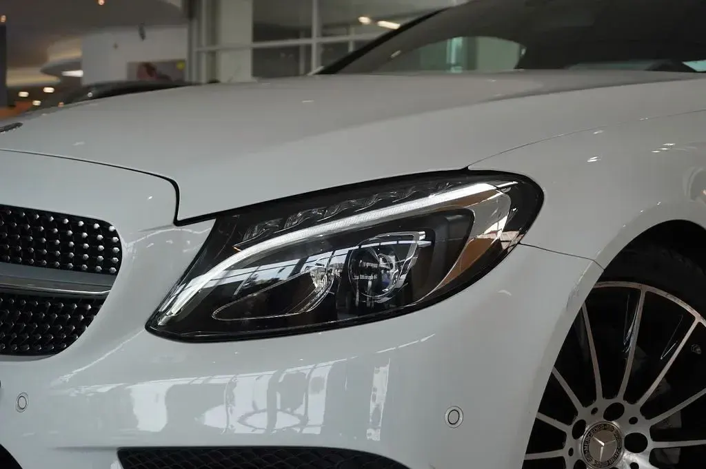 Gebraucht Mercedes C180 AMG 156 PS (114 kW) 2016 Polarweiss Coupé