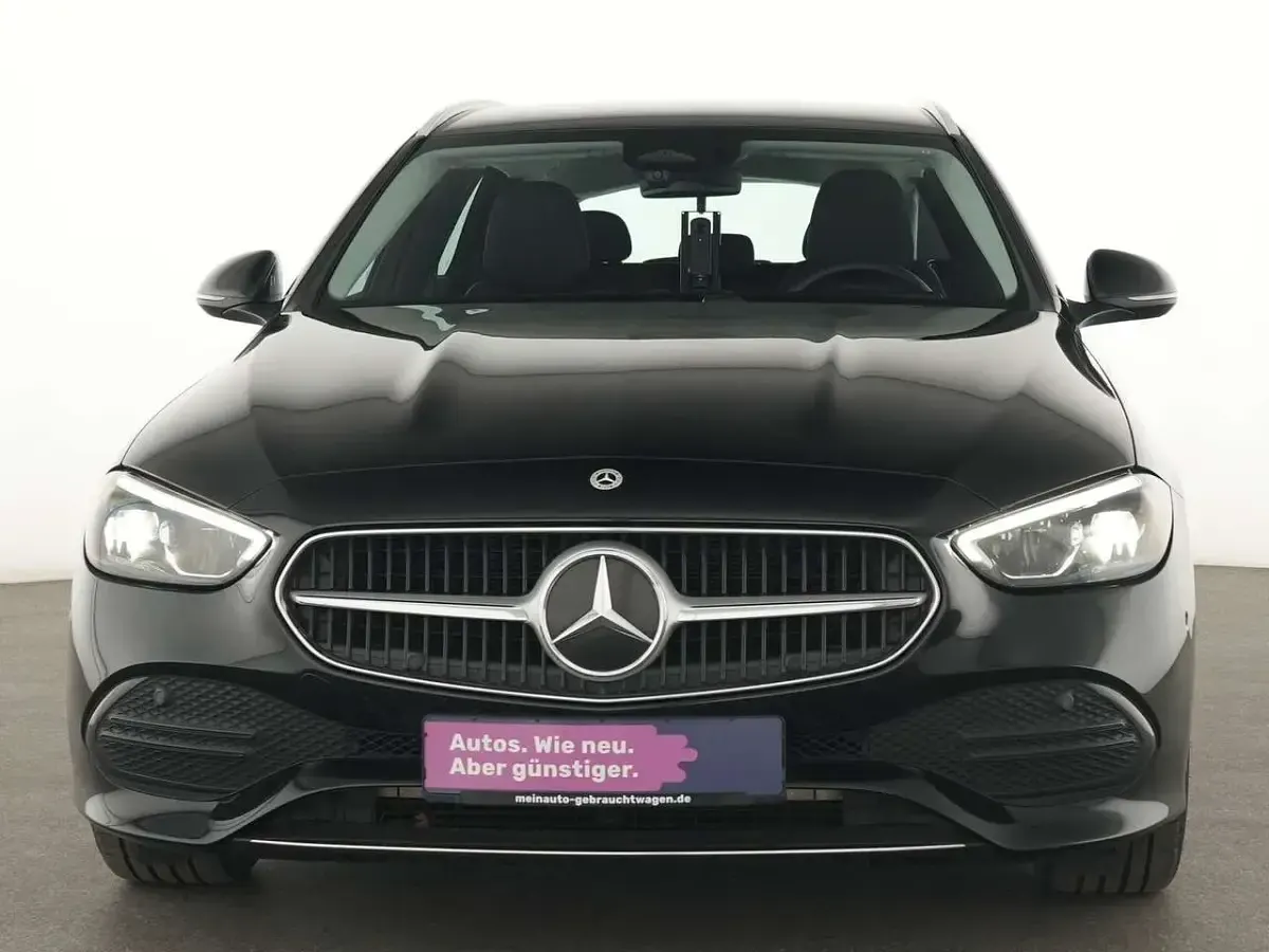 Gebraucht Mercedes C200 Avantgarde 163 PS (119 kW) 2025 Schwarz Limousine