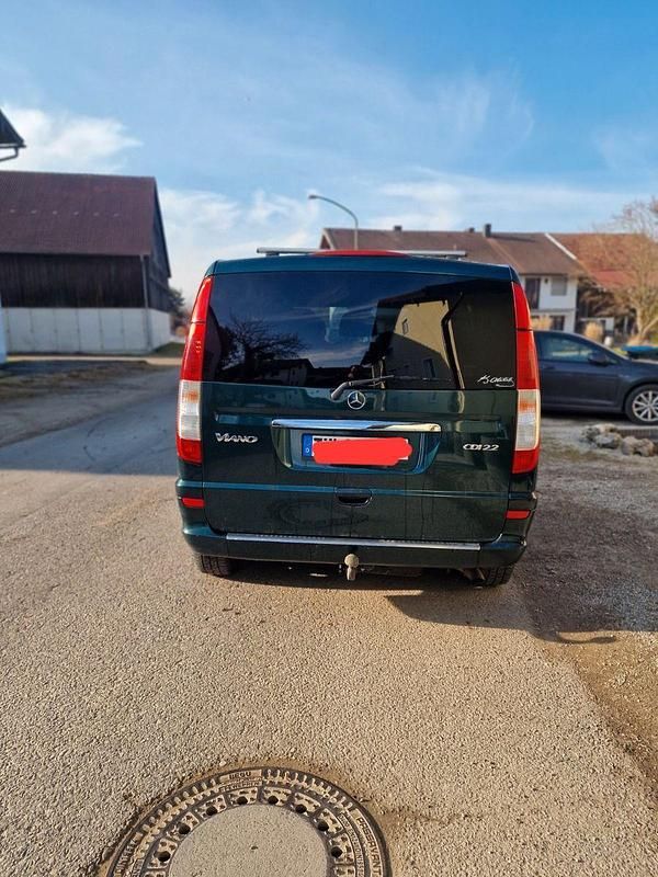 Grün Gebraucht 2008 Mercedes Viano Van / Kleinbus | 11.900 € (Guter Preis) - Bild 1/4