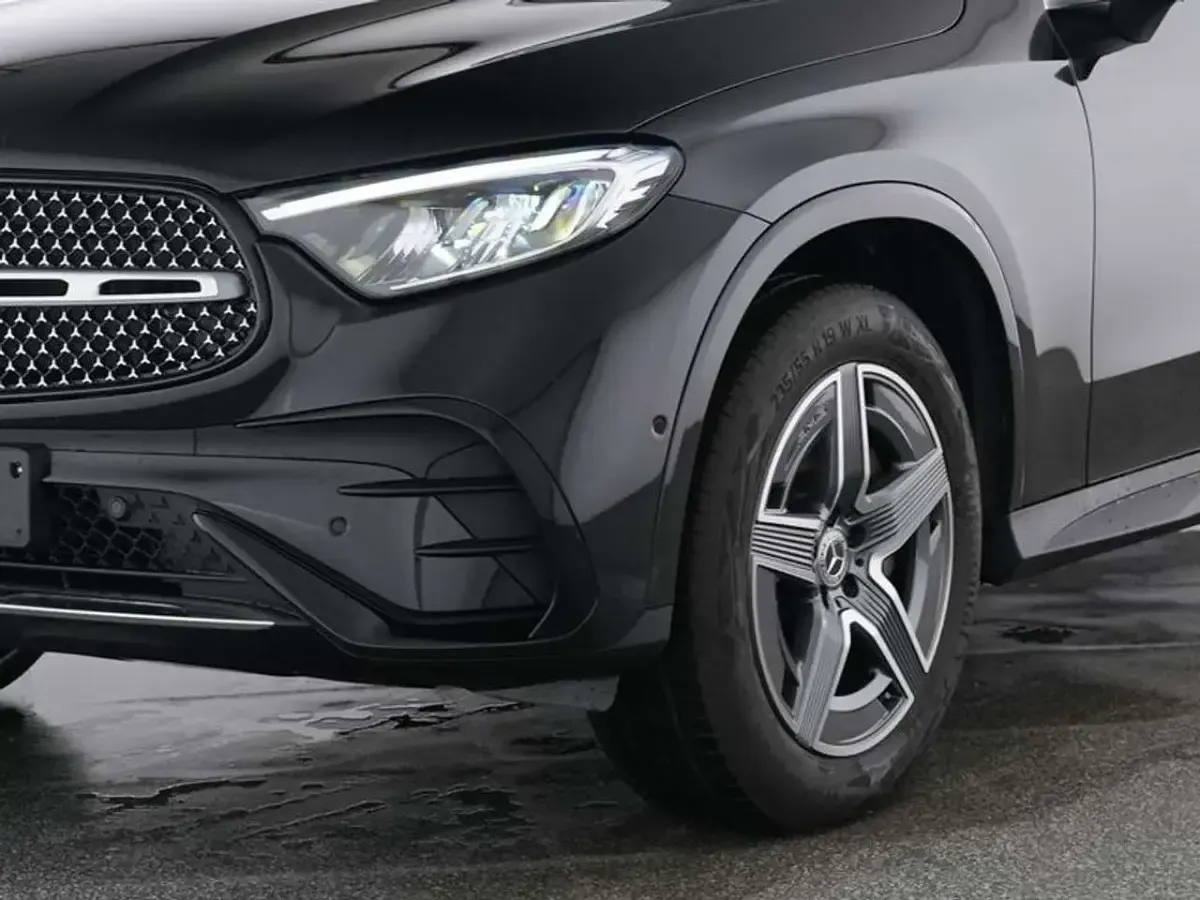 Gebraucht Mercedes GLC300de AMG 333 PS (244 kW) 2025 Lack obsidianschwarz SUV