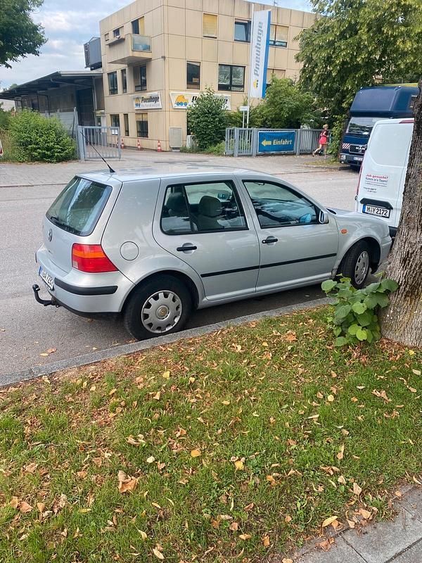 Silber Gebraucht 1998 VW Golf IV Kleinwagen | 700 € (Guter Preis) - Bild 1/4
