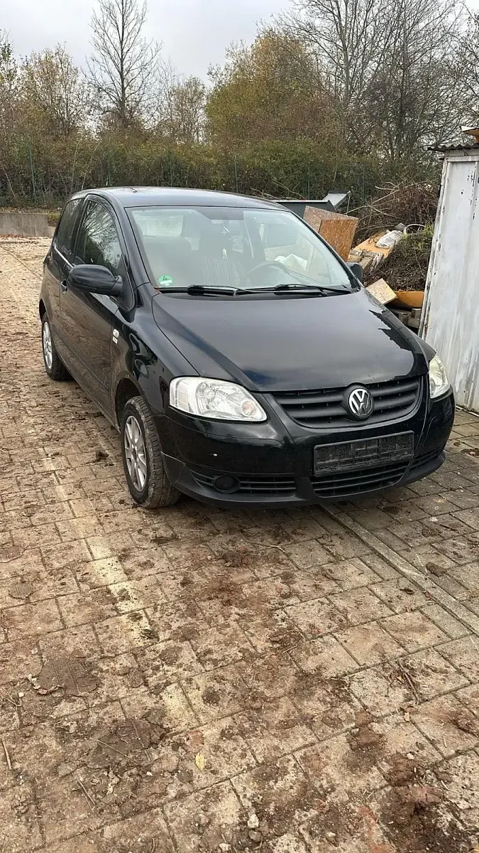 Używany VW Fox 2002 Czarny Hatchback