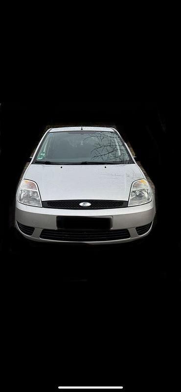 Gebraucht Ford Fiesta 114 PS (83 kW) 2006 Silber Kleinwagen