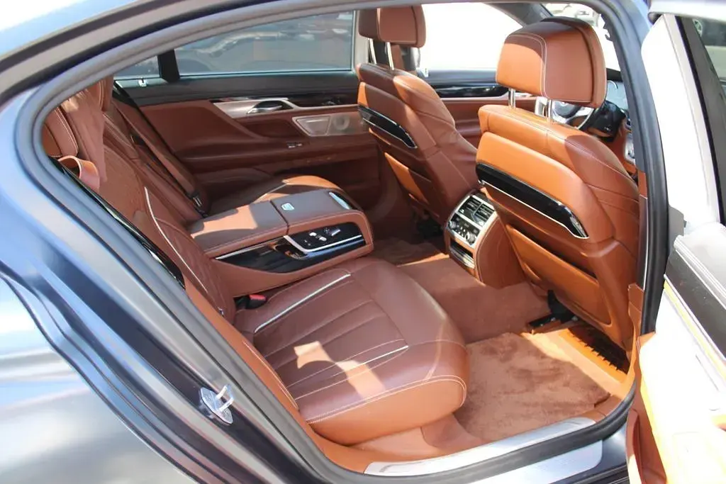 Gebraucht BMW M760 Performance 609 PS (447 kW) 2018 Grau Limousine