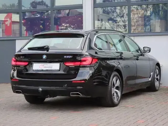 Gebraucht BMW 530 Sport Line 252 PS (185 kW) 2021 Schwarz Kombi