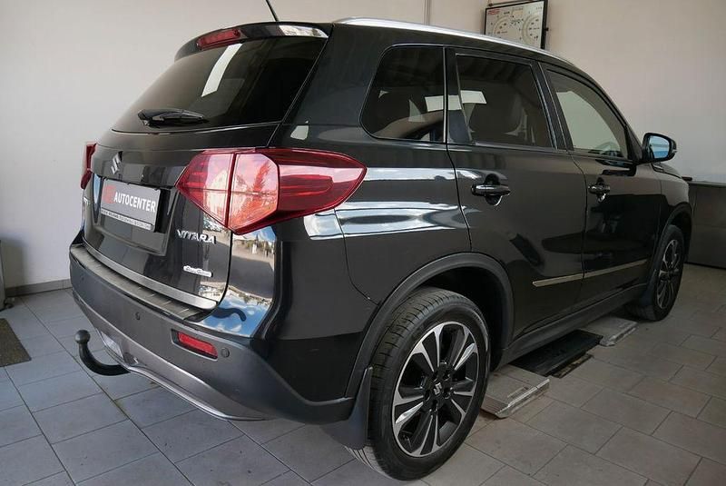 Usado Suzuki Vitara 140 HP (102 kW) 2019 Preto SUV