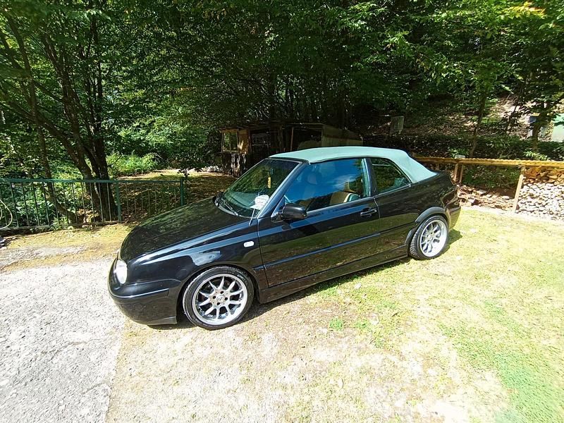 Schwarz Gebraucht 1999 VW Golf Cabriolet Cabrio | 3.000 € (Etwas zu teuer) - Bild 1/4